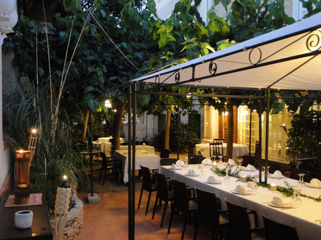 Hotel Restaurant Llansola Sant Carlos de la Ràpita Exteriör bild