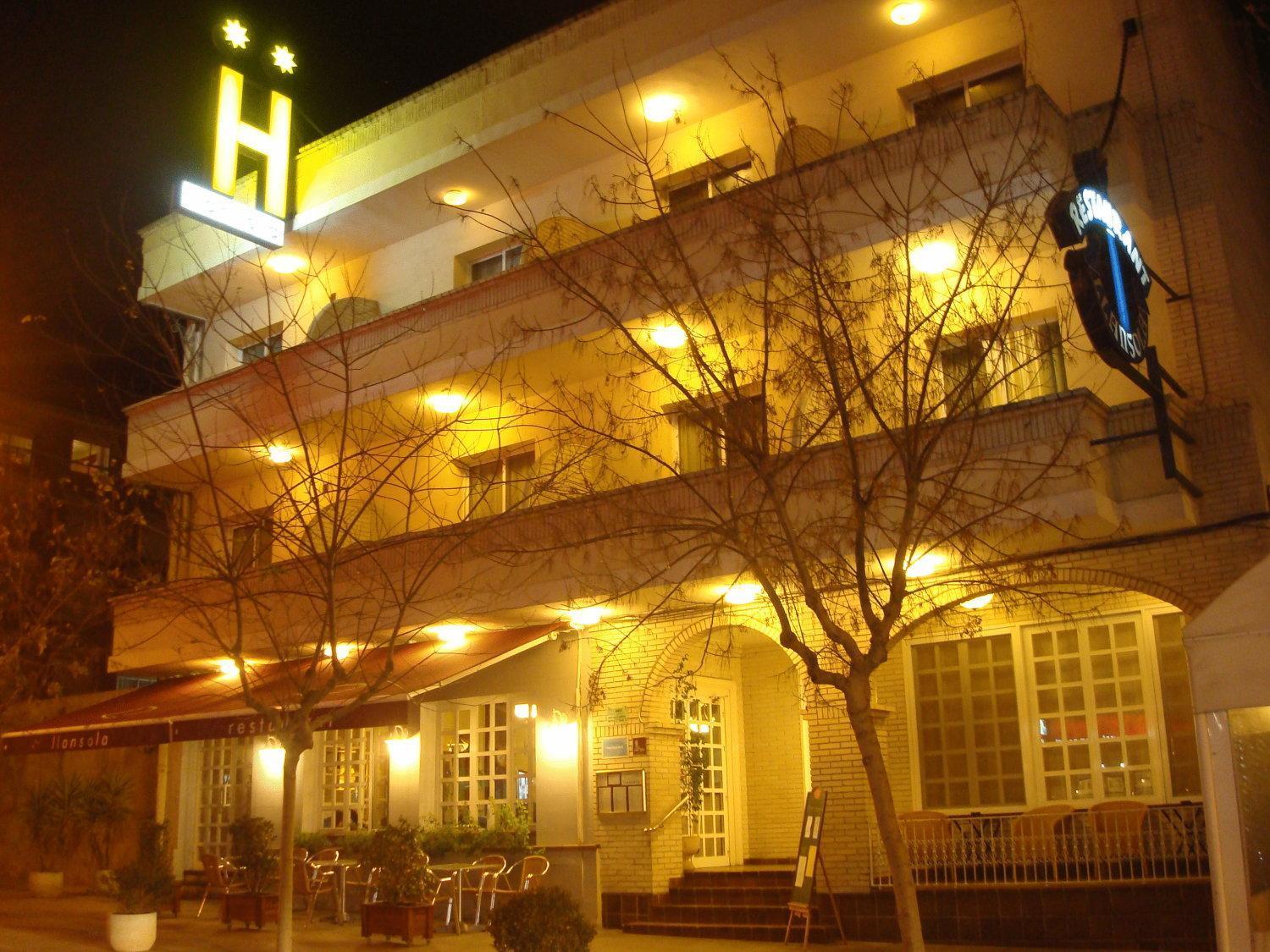 Hotel Restaurant Llansola Sant Carlos de la Ràpita Exteriör bild