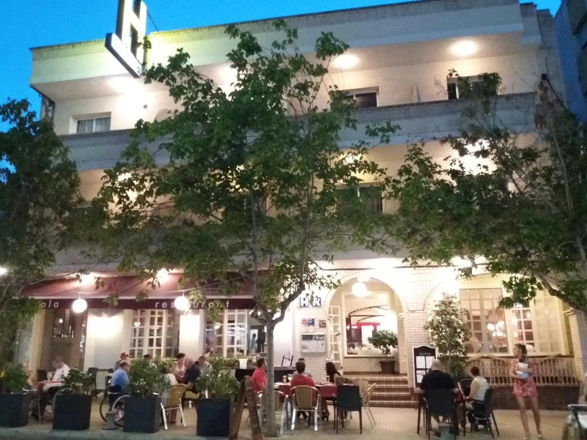 Hotel Restaurant Llansola Sant Carlos de la Ràpita Exteriör bild