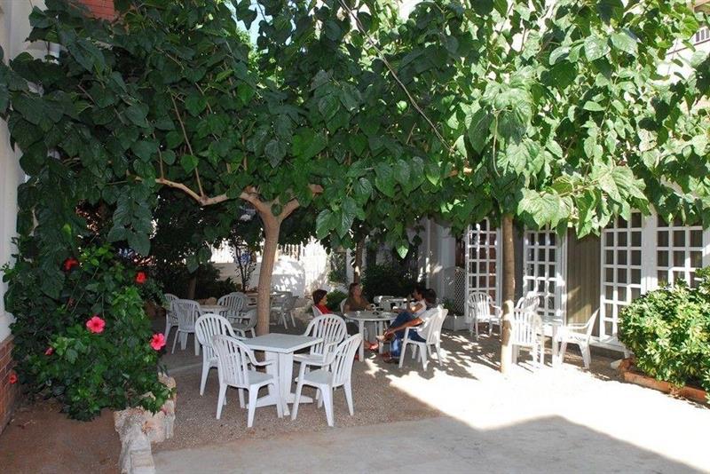 Hotel Restaurant Llansola Sant Carlos de la Ràpita Exteriör bild